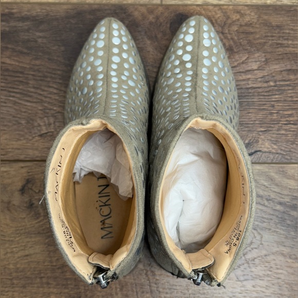 Mackin J Women's Silver Studded Taupe Brown Heeled Ankle Boots Size 8 CT - Picture 6 of 8